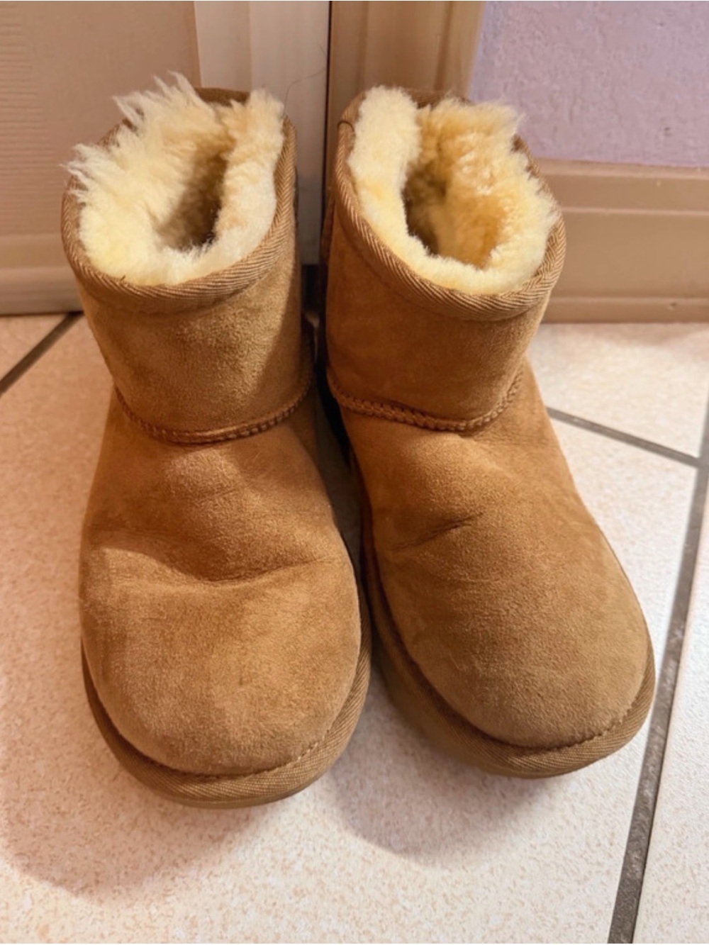 UGG Kids Classic Mini size 2 - Chestnut - Picture 2 of 6